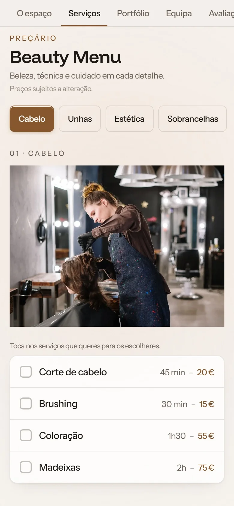 Preçário na página pública do salão: a cliente escolhe Unhas, a Manicure e uma hora livre